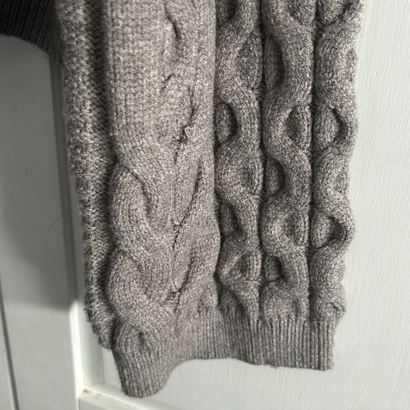 By Anthropologie Cropped Cable-Knit Sweater SZ XS Gray Mock Neck Full Sleeve - Picture 3 of 12